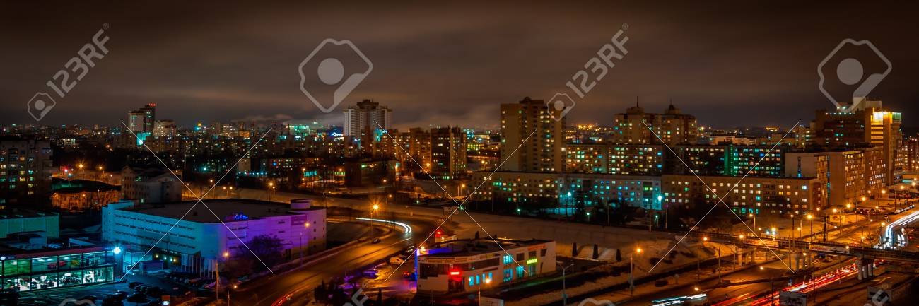 都市 景観 夜の街の美しい景色 近代的な大都市の大きな住宅街 曇りの天気 の写真素材 画像素材 Image 都市 景観 夜の街の美しい景色 近代的な大都市の大きな住宅街 曇りの天気 の写真素材 画像素材 Image