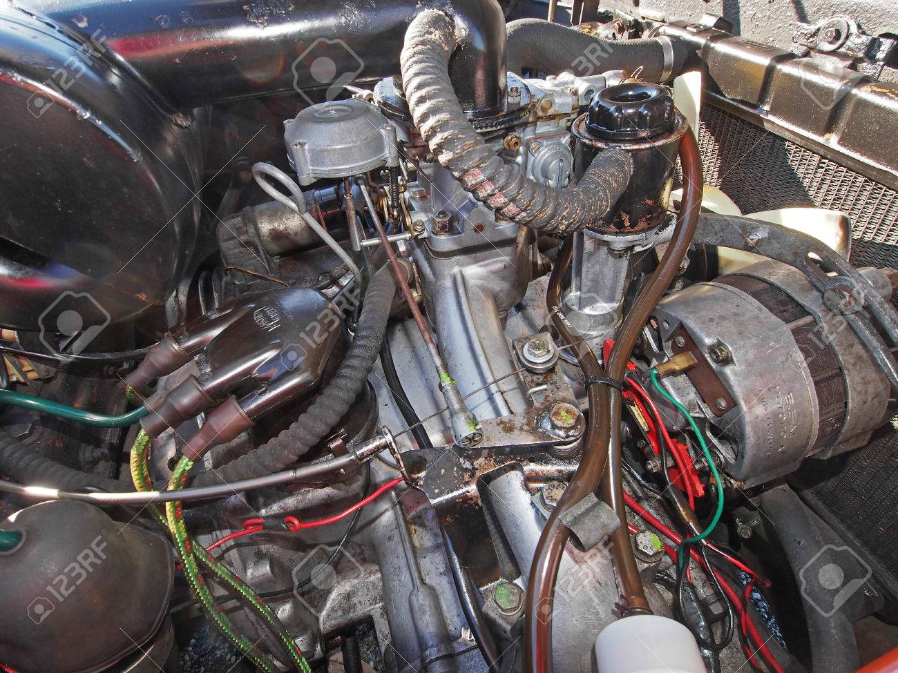 ランチア フラビア 00年クーペ 1974年エンジン の写真素材 画像素材 Image