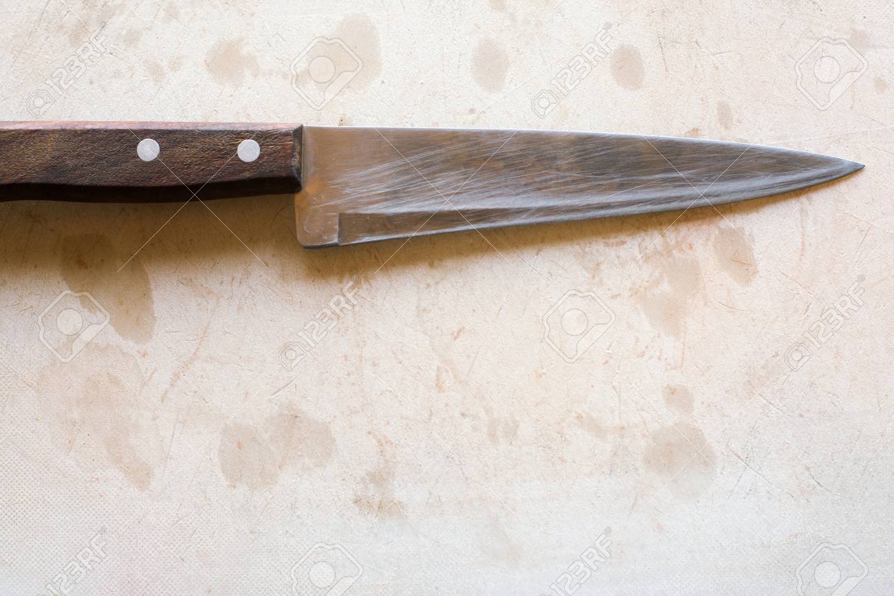 оставлять на ночь нож на столе