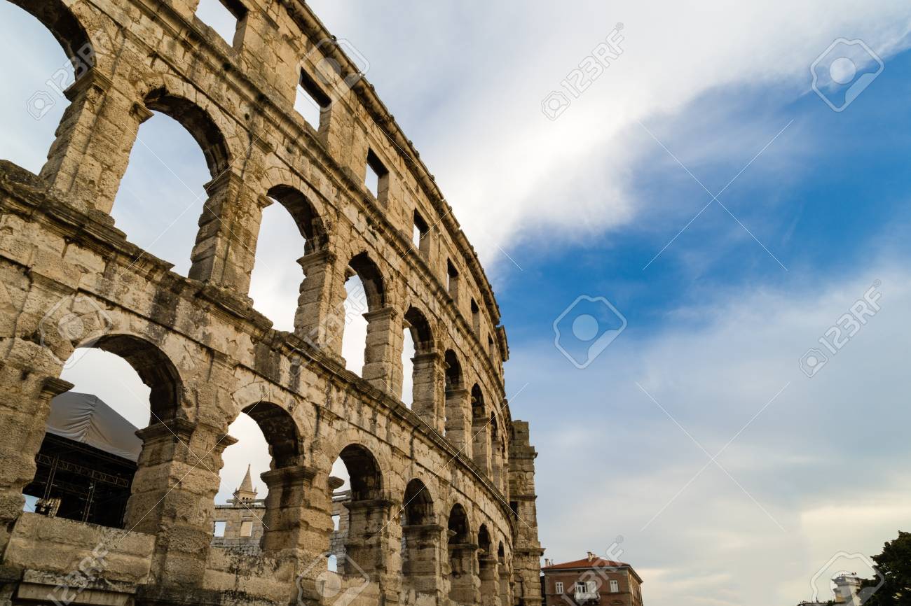 Architektur Details Der Romischen Amphitheater In Pula Kroatien Eine Arena Ahnlich Wie Kolosseum Von Rom Lizenzfreie Fotos Bilder Und Stock Fotografie Image 34582823