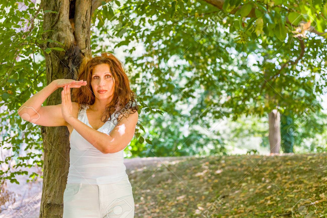 GoneWithTheWindBuxom Mature Woman In White Dress