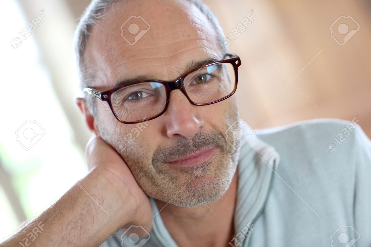 small eyeglass frame sizes