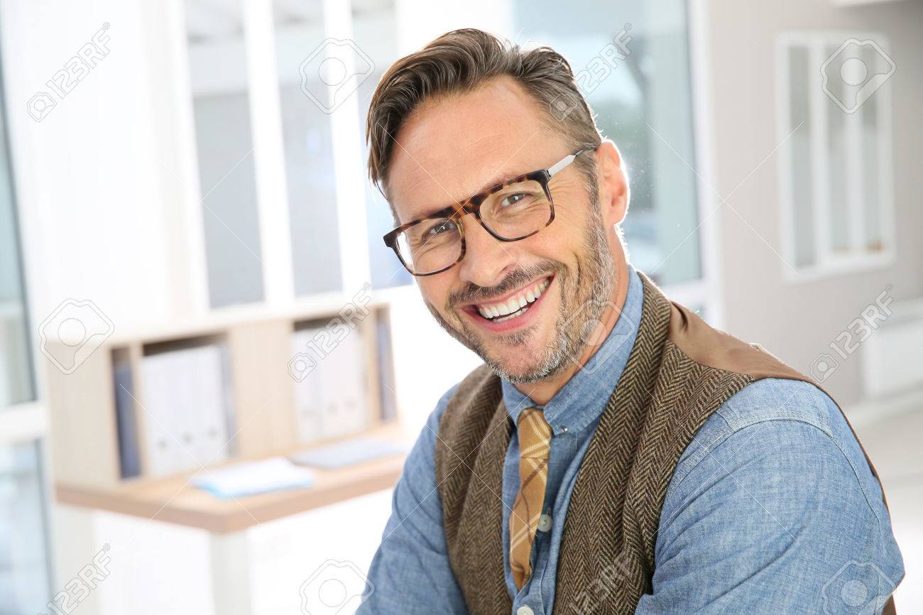 Homme avec lunette Clearance