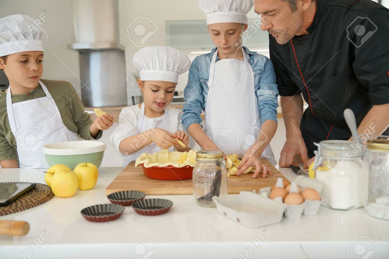 Pastry class with kids little chefs - 69533955 Pastry class with kids little chefs - 69533955