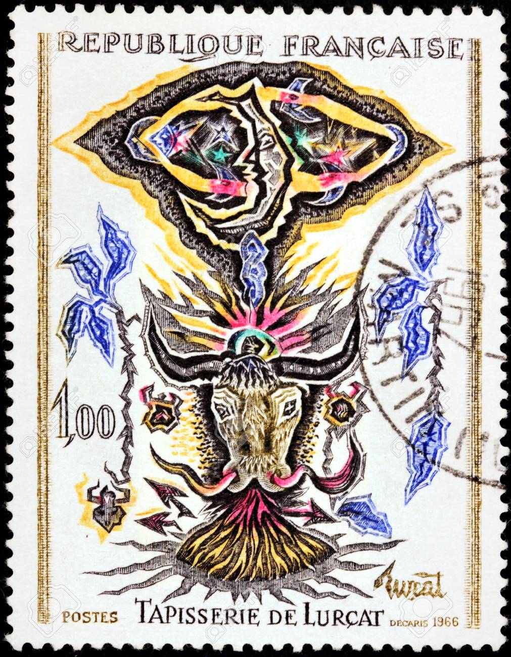 フランス 年頃 1966年 年頃 1966年タペストリー Lunes とフランス人画家ジャン リュルサ Tapisserie De Lurcat トロスのフランス ショーのイメージによって印刷スタンプ の写真素材 画像素材 Image