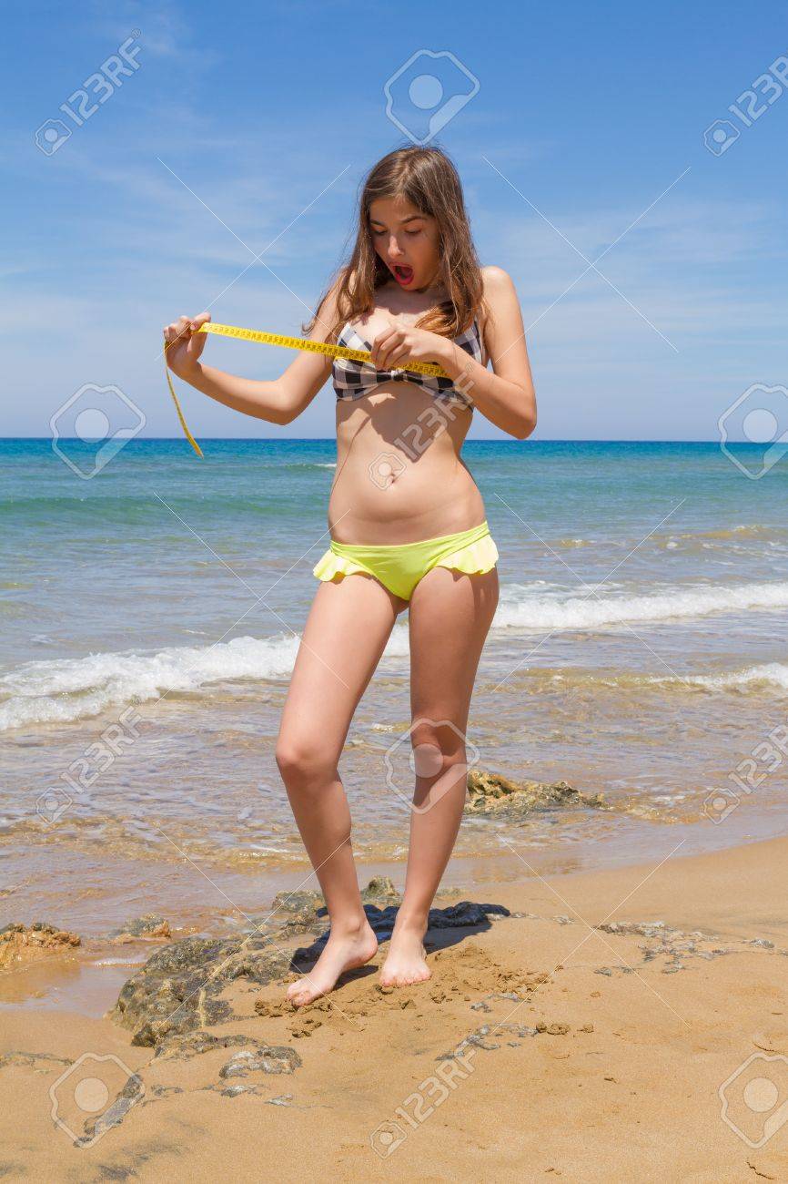 Busty Babes In Bikinis Busty Babes In Bikinis