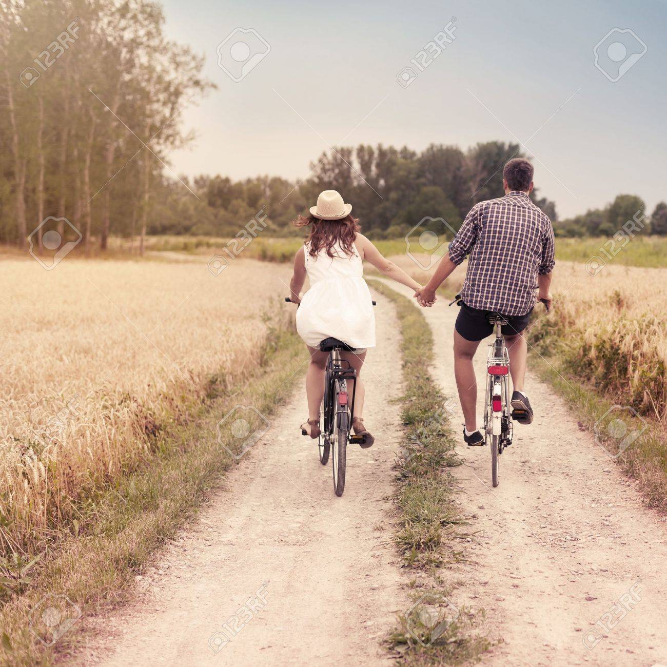 Resultado de imagen de romantic bicycle pictures