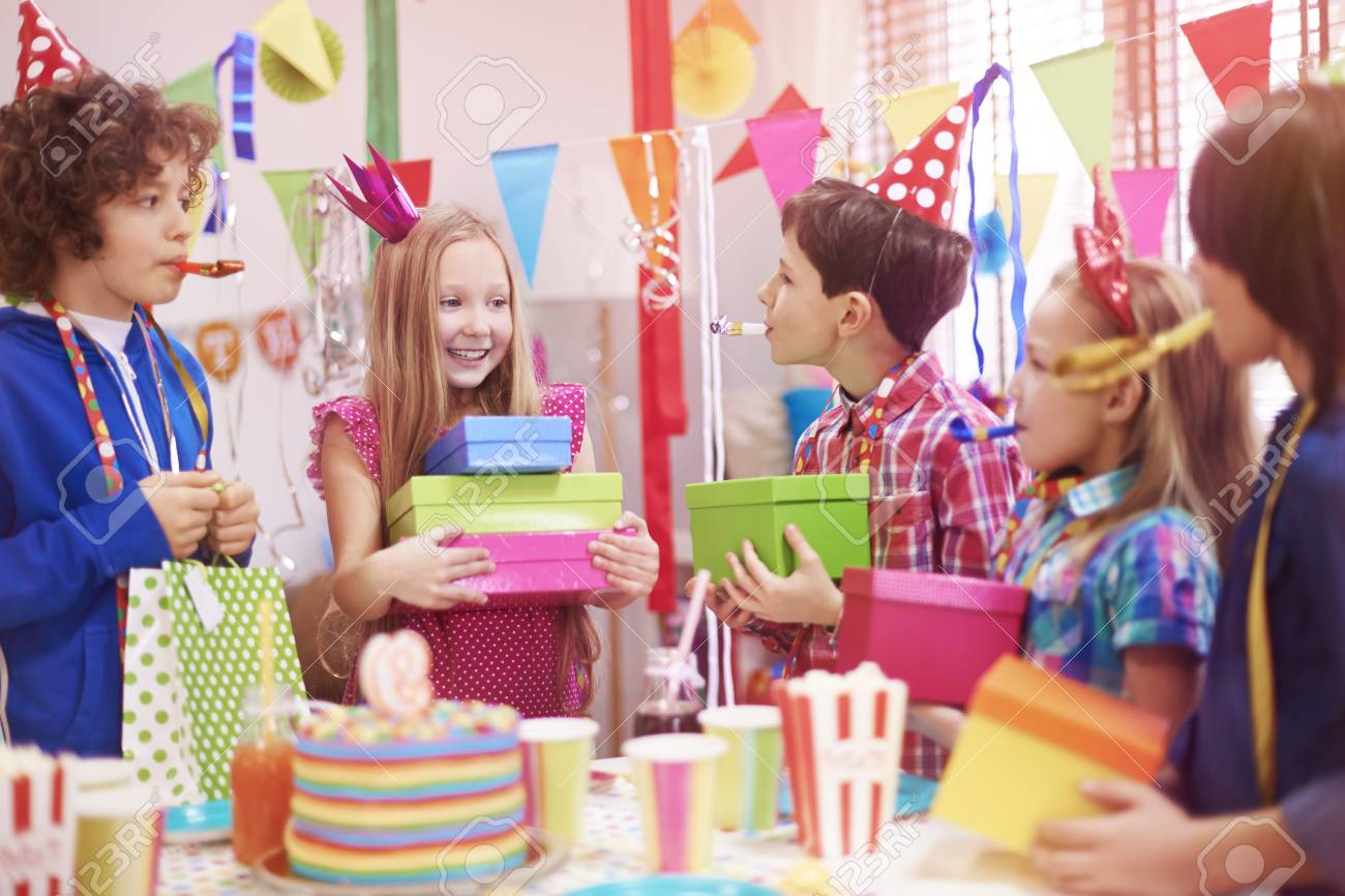 私の親友は 常に私の誕生日について覚えています の写真素材 画像素材 Image 3016