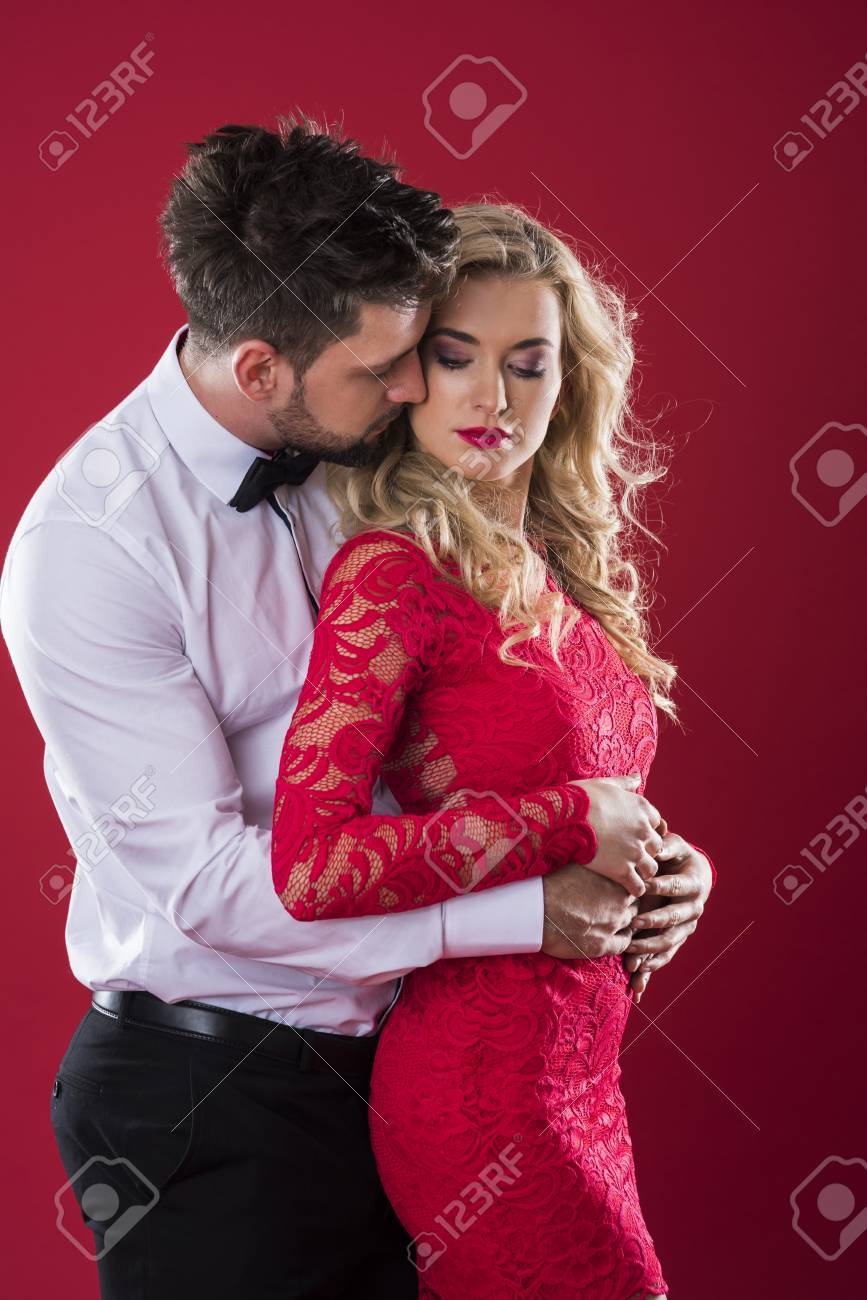 男が女の耳にささやく の写真素材 画像素材 Image 6580