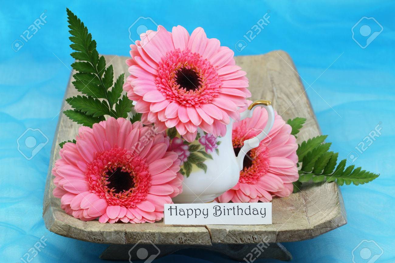 Fondo Ramo De Cumpleaños De Margaritas Gerberas Con Globos Y Regalos Para  Una Alegre Idea De, image size:1300x866