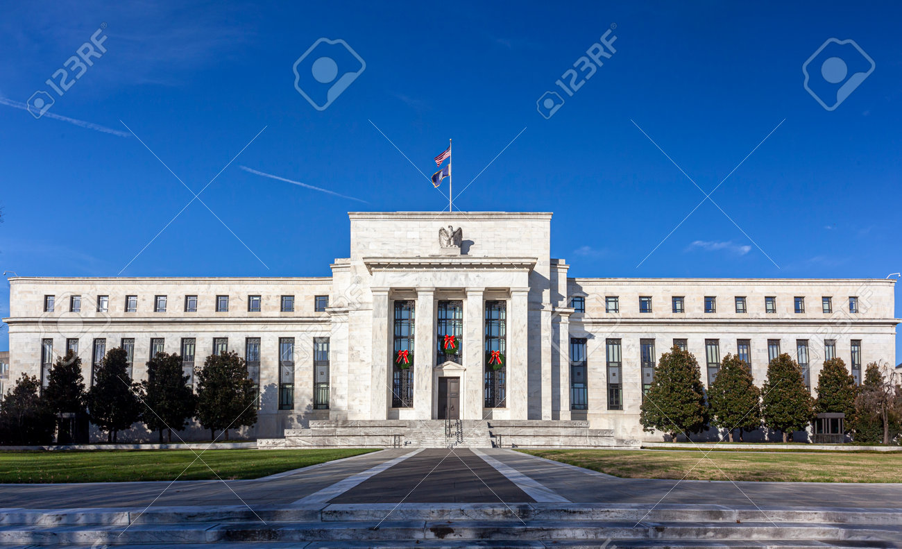 米国ワシントンDC、2020年11月29日：米国連邦準備制度理事会の本部を収容するマリナーS.エクルズ連邦準備制度理事会ビル（エクルズビル）のパノラマビュー。の写真素材・画像素材  Image 165856862