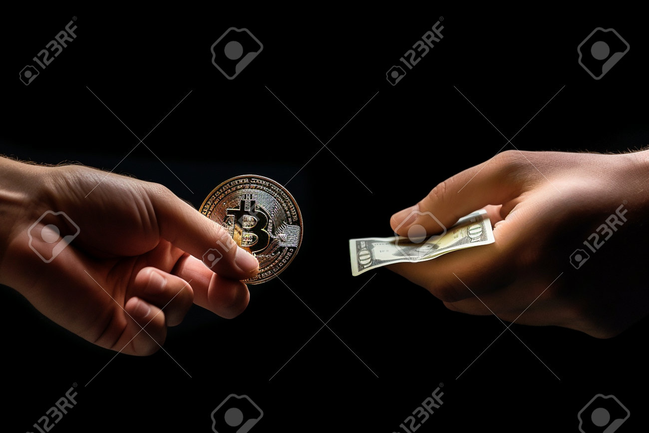 Zwei Hände Tauschen Geld Gegen Bitcoin Auf Schwarzem Hintergrund.  Kryptowährungskonzept. Lizenzfreie Fotos, Bilder und Stock Fotografie.  Image 205452492.
