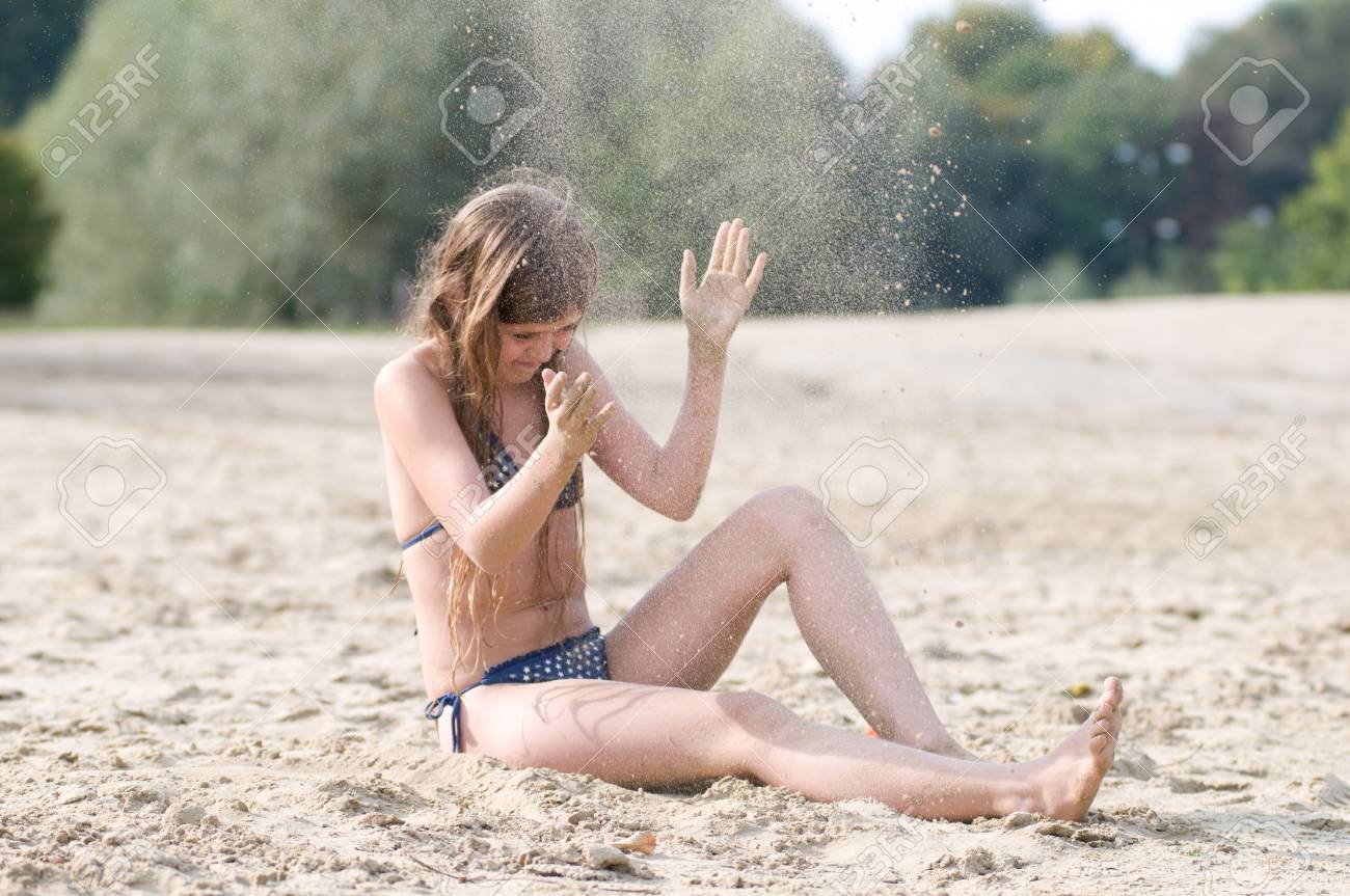 Nackt teen am strand