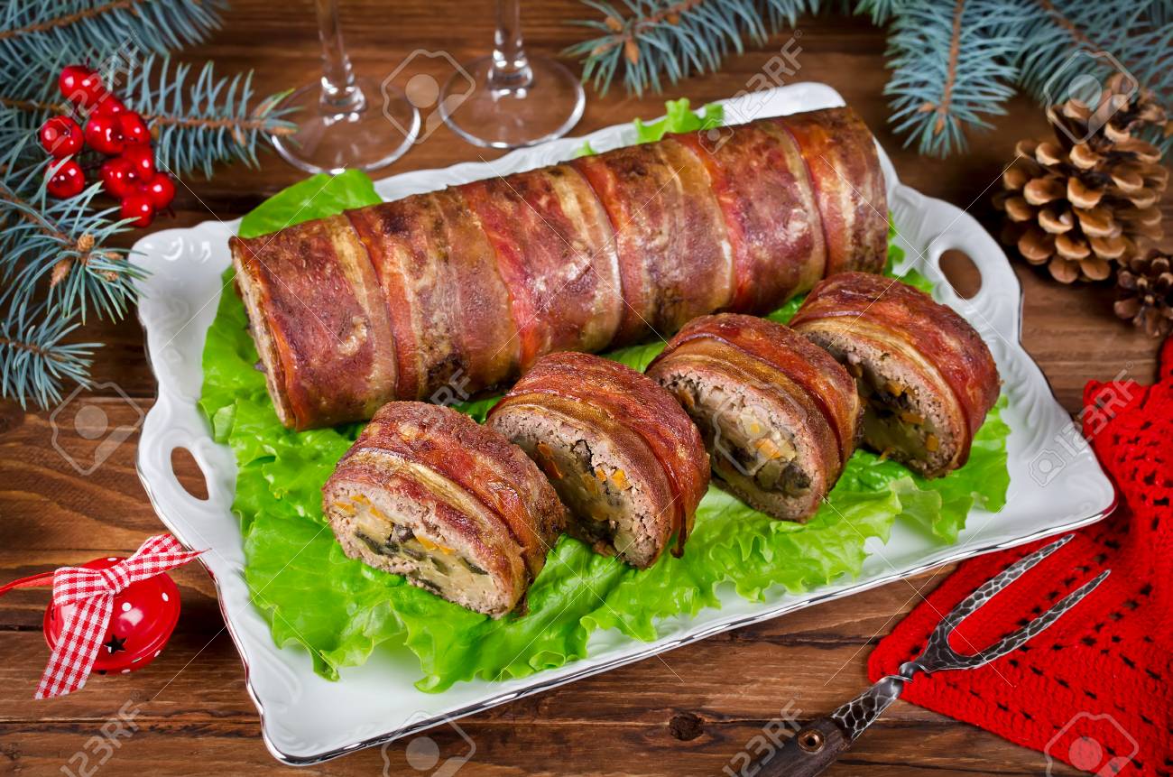 Pain Pain De Viande Cuit Au Four Avec Bacon Champignons Carottes