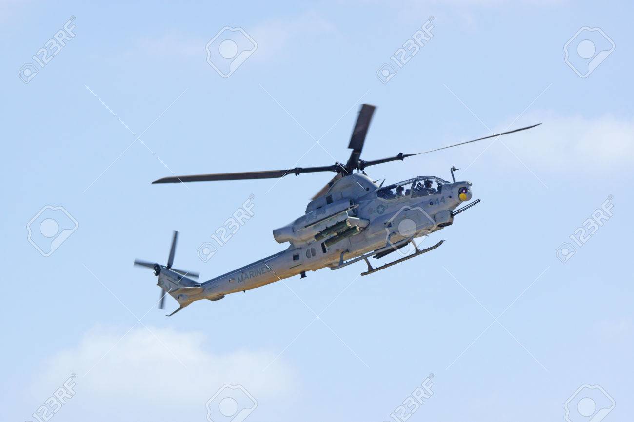 helicopter ah 1 super