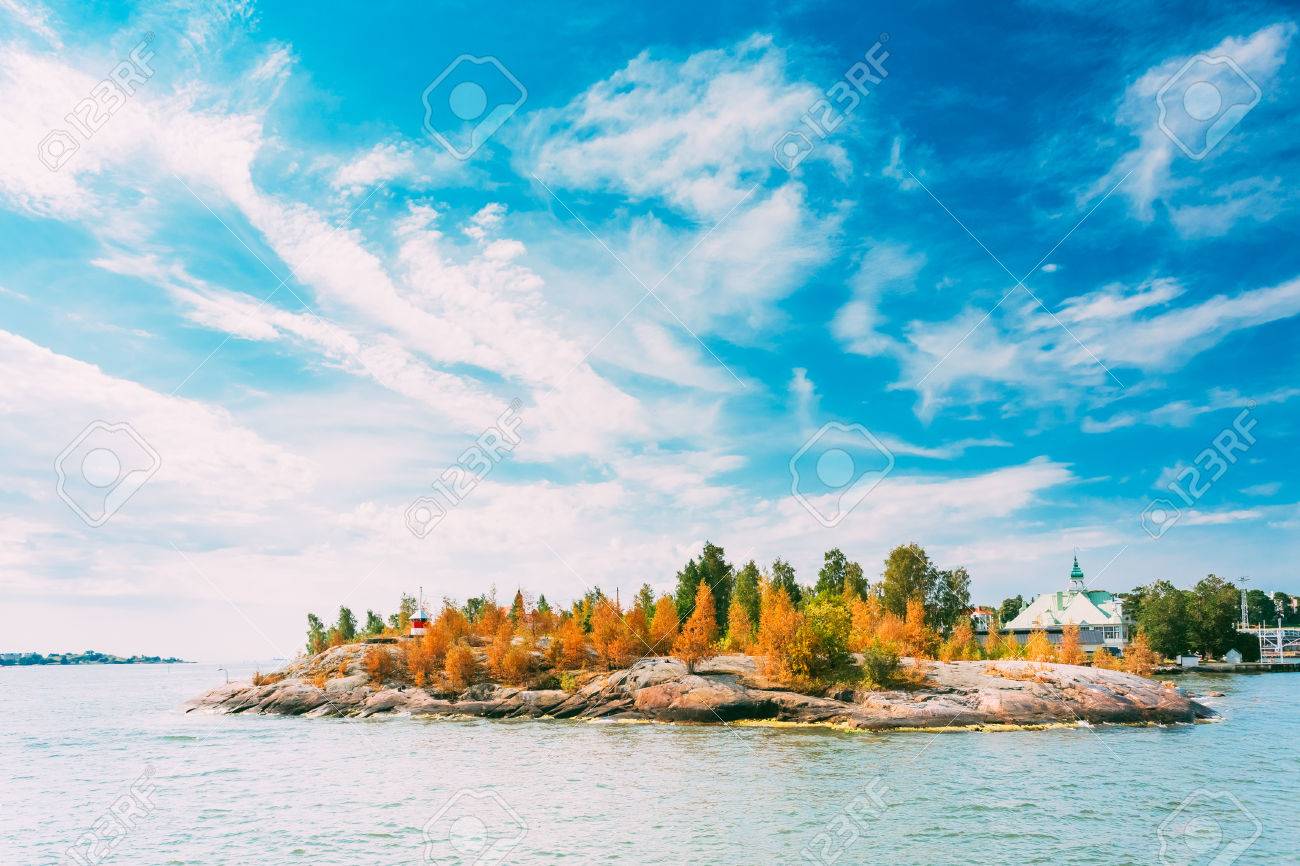 ヘルシンキ近くの小さな岩の島 フィンランドの自然 の写真素材 画像素材 Image