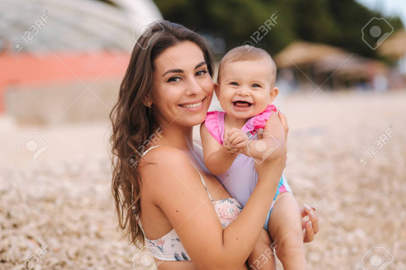 mom and baby girl