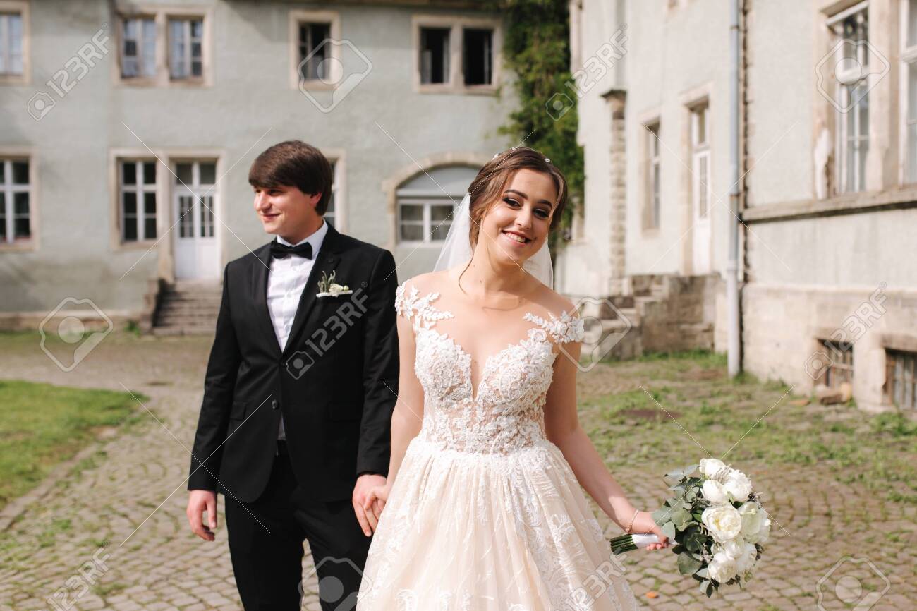 couple wedding clothes