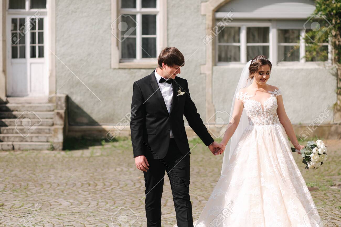 couple wedding clothes