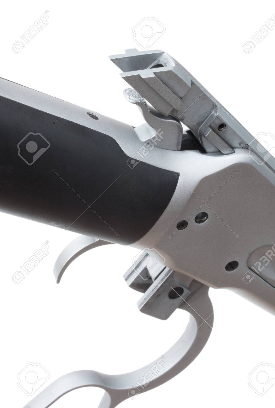 戻ってハンマーをコッキング レバー アクションのライフルのボルトします の写真素材 画像素材 Image