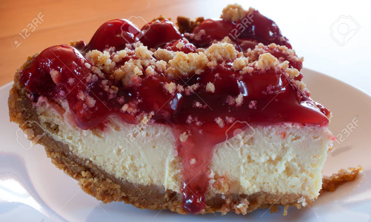 Tranche De Gateau Au Fromage Avec Croute De Biscuits Graham Et De Cerises Banque D Images Et Photos Libres De Droits Image