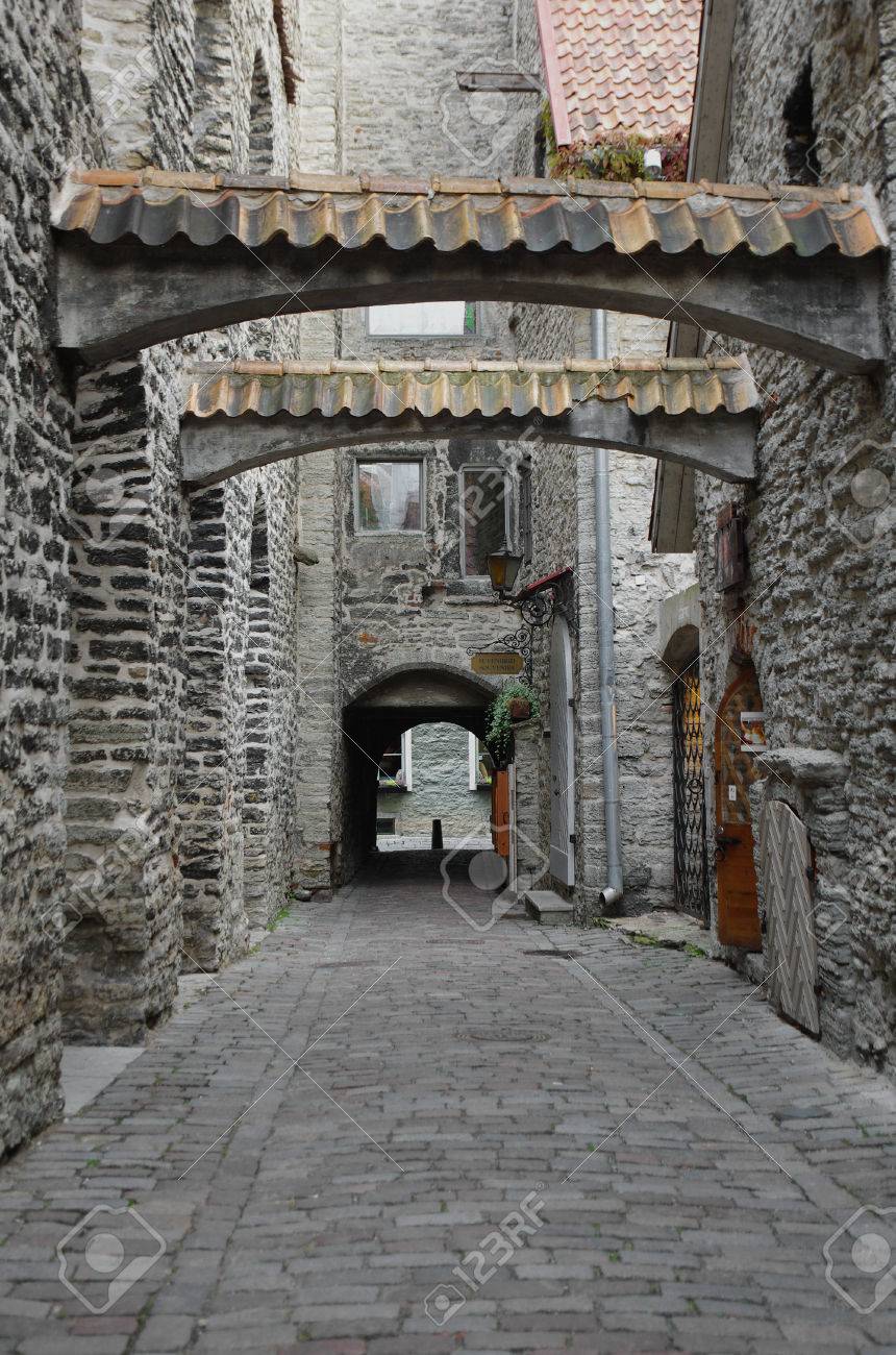 エストニア タリン旧市街の美しい中世の建物 の写真素材 画像素材 Image