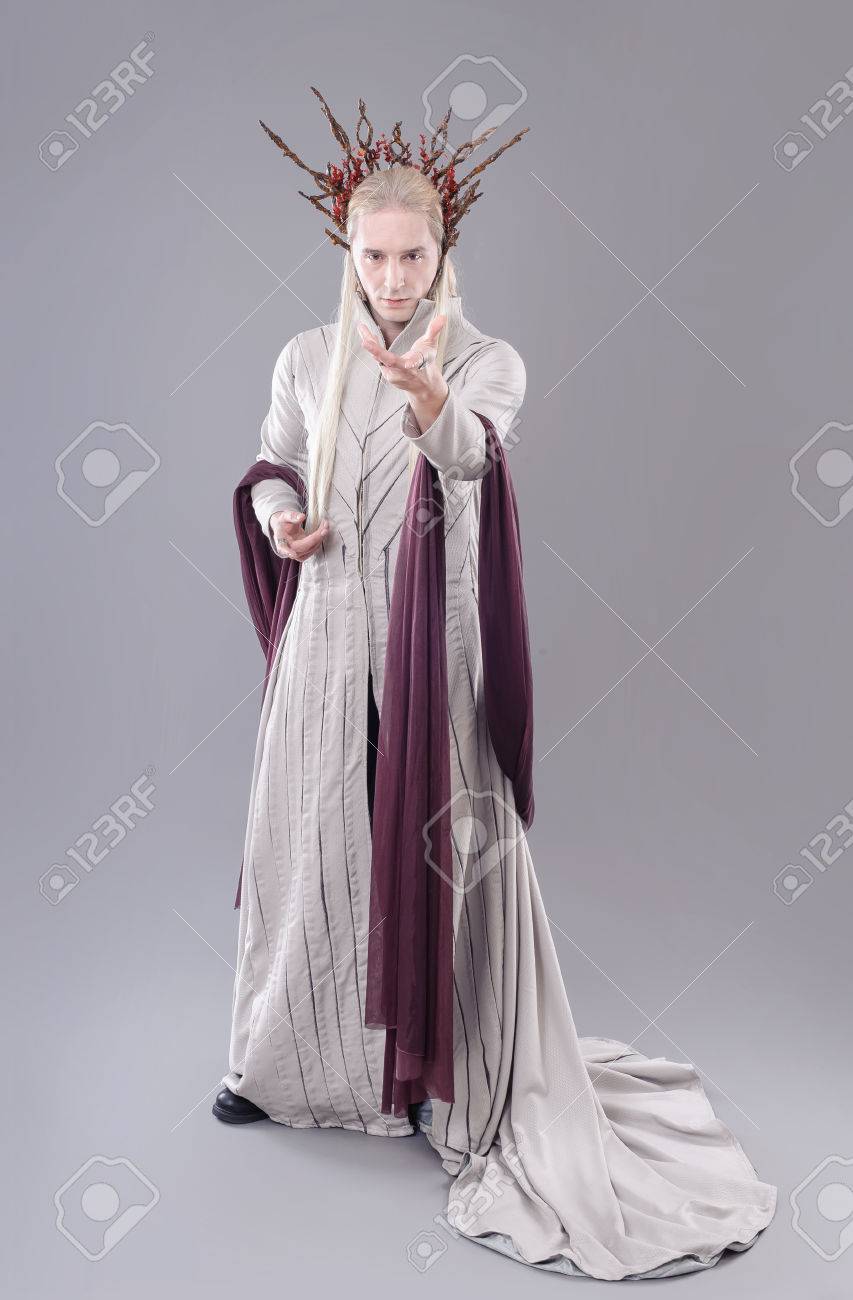 トロール スランドゥイル ホビット エルフの格好のモデル の写真素材 画像素材 Image