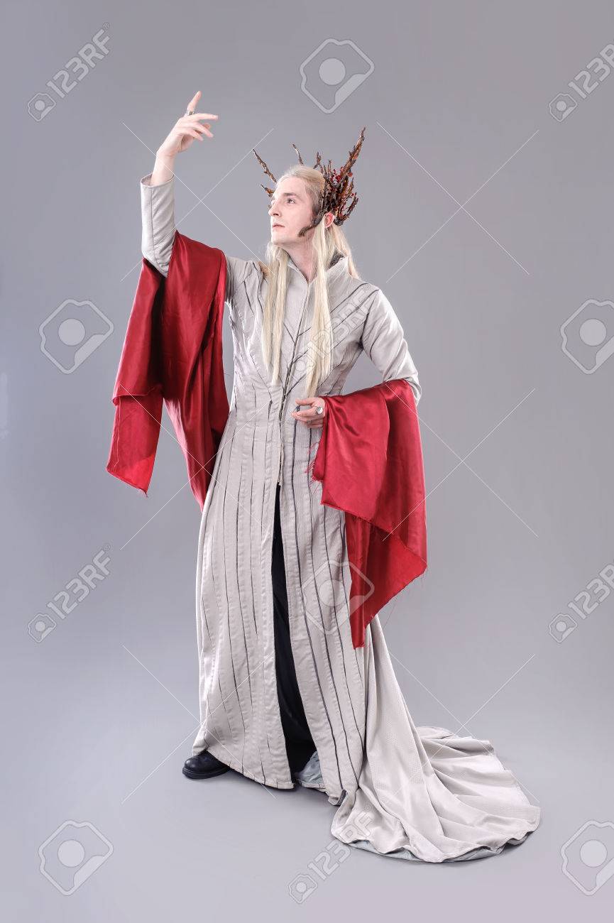 トロール スランドゥイル ホビット エルフの格好のモデル の写真素材 画像素材 Image