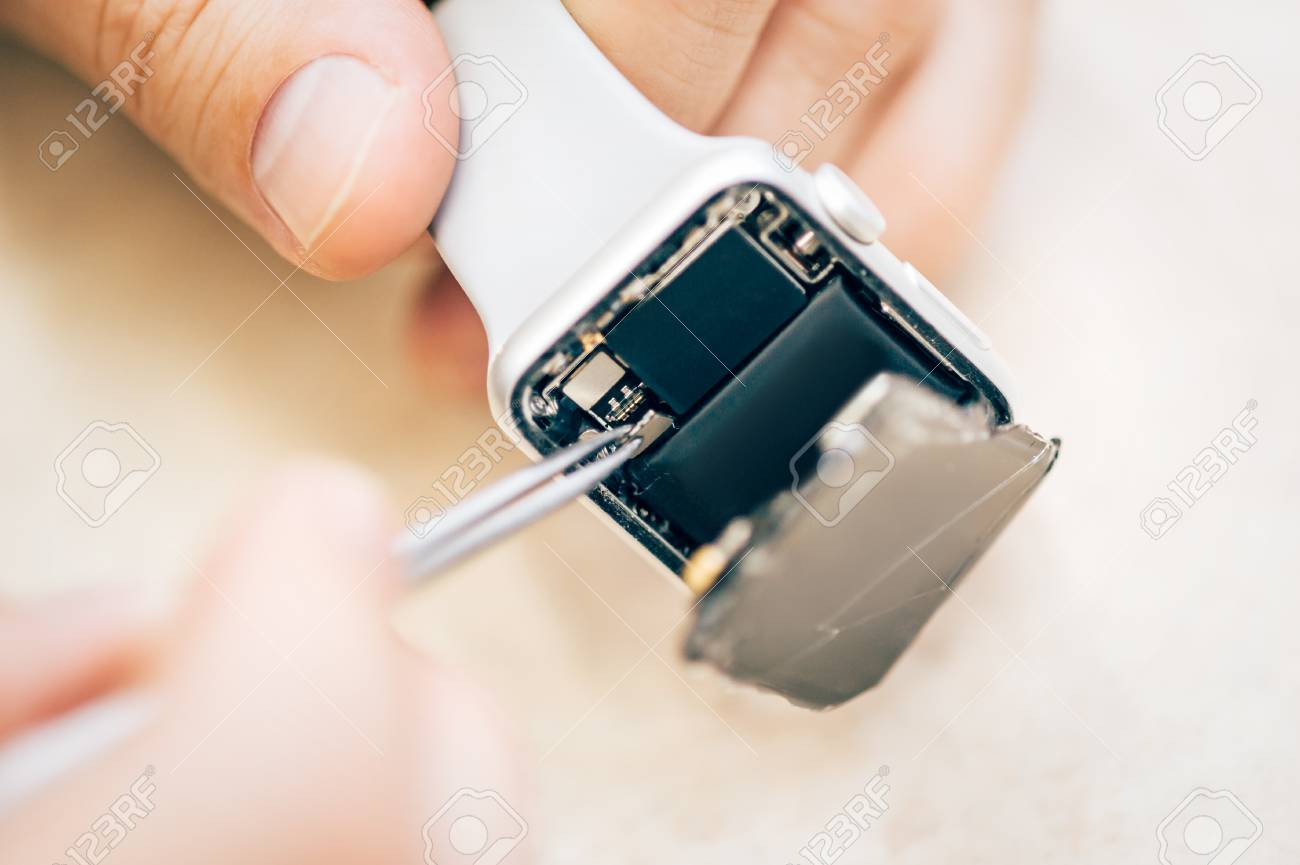 smartwatch with phone service