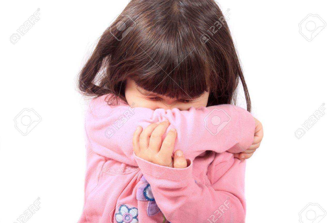 чихание и насморк без температуры. поллиноз у детей. ребенок чихает. ребенок начал чихать что делать. чихание ребенка.