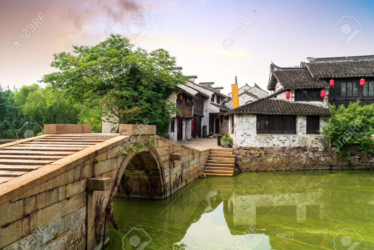 Wuxi, a famous water town in China - 104153614 Wuxi, a famous water town in China - 104153614