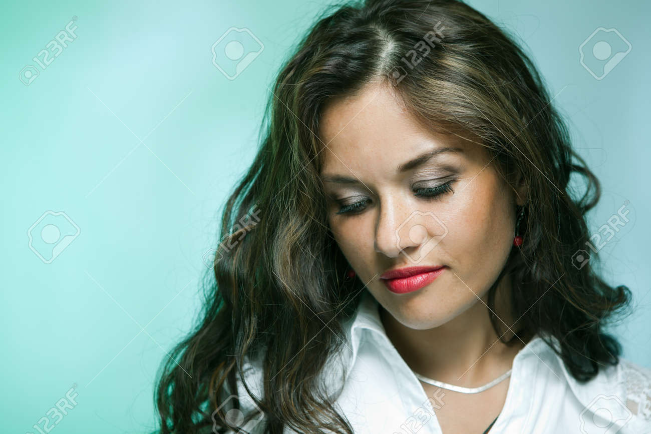 悲痛な白人美女の肖像画 の写真素材 画像素材 Image