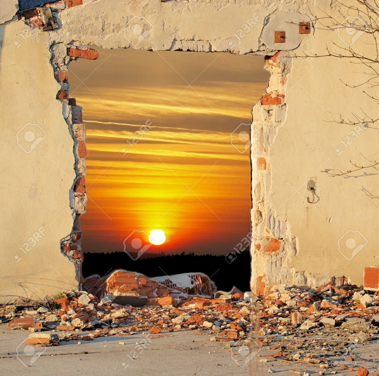 Loch In Der Wand Sudbohmen Tschechien Lizenzfreie Fotos Bilder Und Stock Fotografie Image 27301790