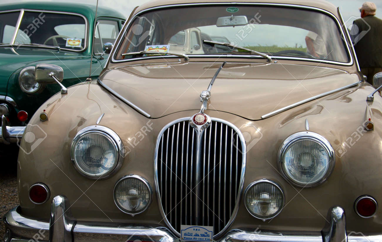 旧型車アンティーク レトロ車 60 年代から の写真素材 画像素材 Image