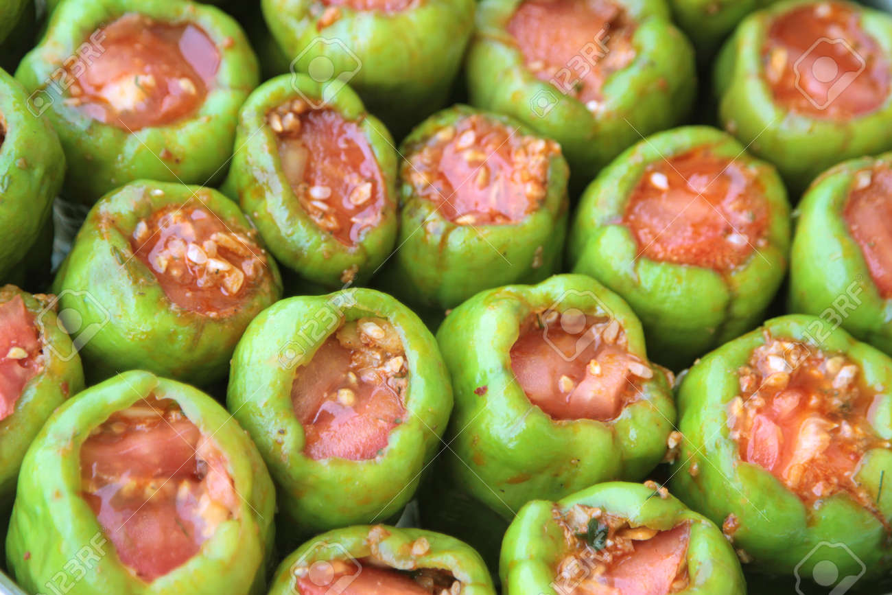 Cuisine Turque Dolma Le Boeuf Hache Et Riz Poivrons Farcis