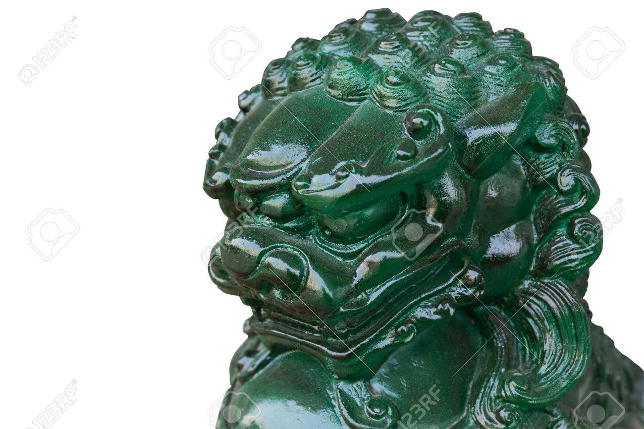 Chinesische Jade Lion Statue Auf Weissem Hintergrund Lizenzfreie Fotos Bilder Und Stock Fotografie Image 44983319