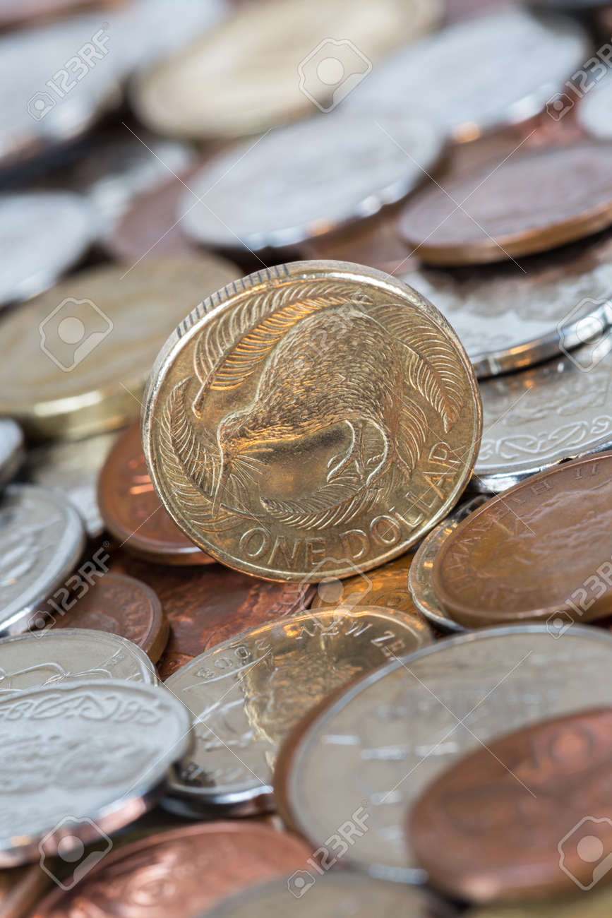 ニュージーランド キウイ ドル硬貨の写真素材・画像素材 Image 39279266