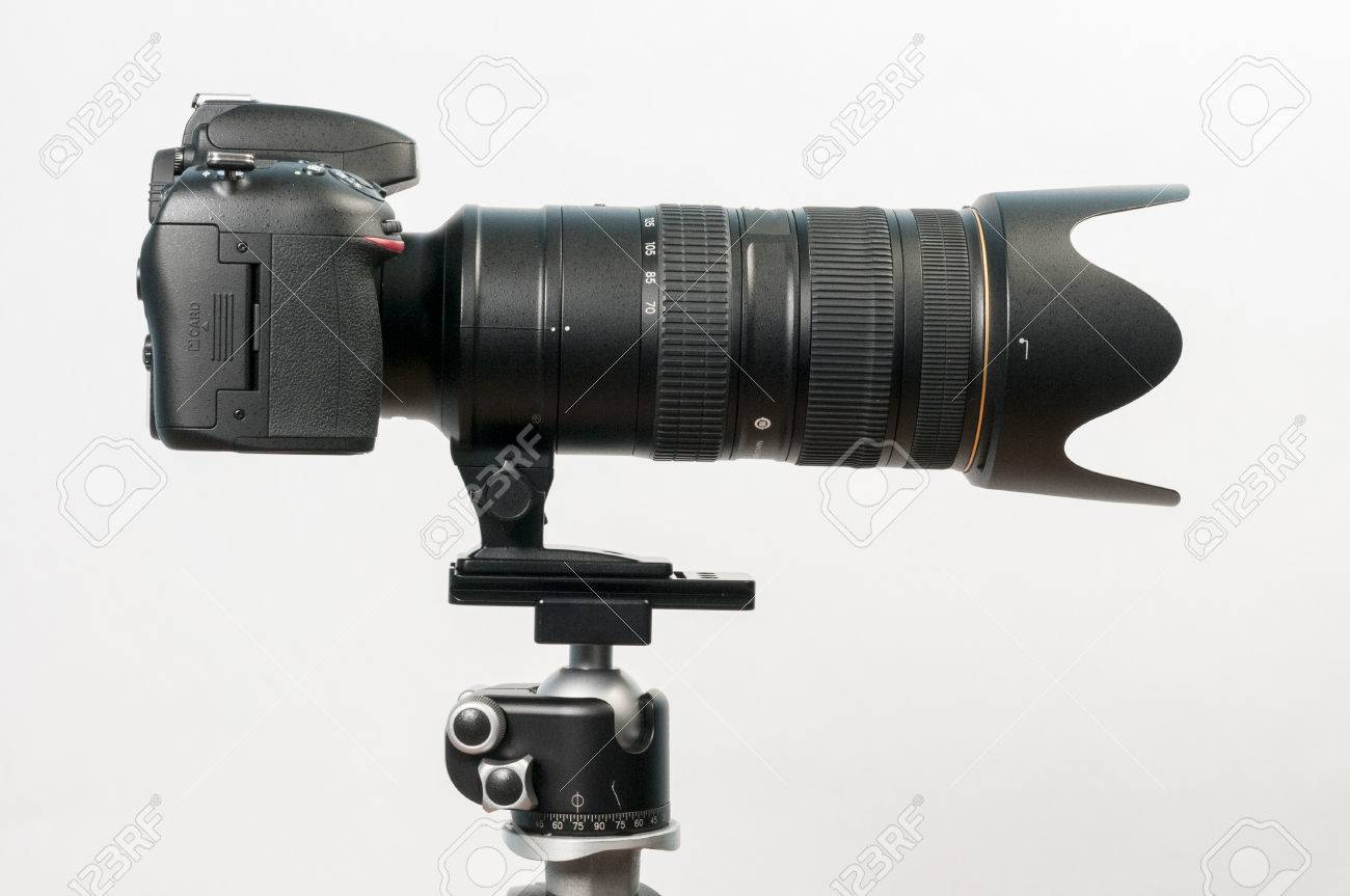 Nikon D90 デジタル一眼レフカメラ【望遠レンズ、ストロボ、三脚