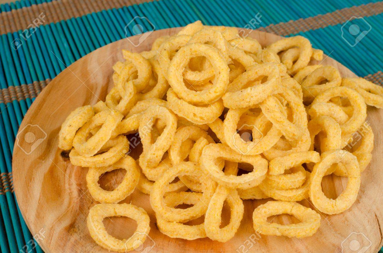 Anillos De Fritos, Crujiente Retratos, Imágenes Y Fotografía De Archivo Libres De Derecho. Image 20304424.