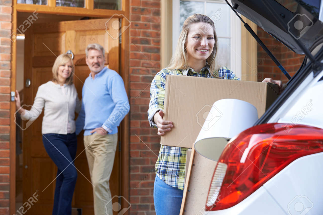Adult Daughter Moving Out Of Parent's Home - 56812345 Adult Daughter Moving Out Of Parent's Home - 56812345