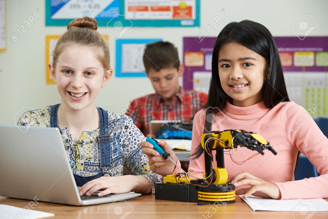 Pupils In Science Lesson Studying Robotics - 70616014 Pupils In Science Lesson Studying Robotics - 70616014