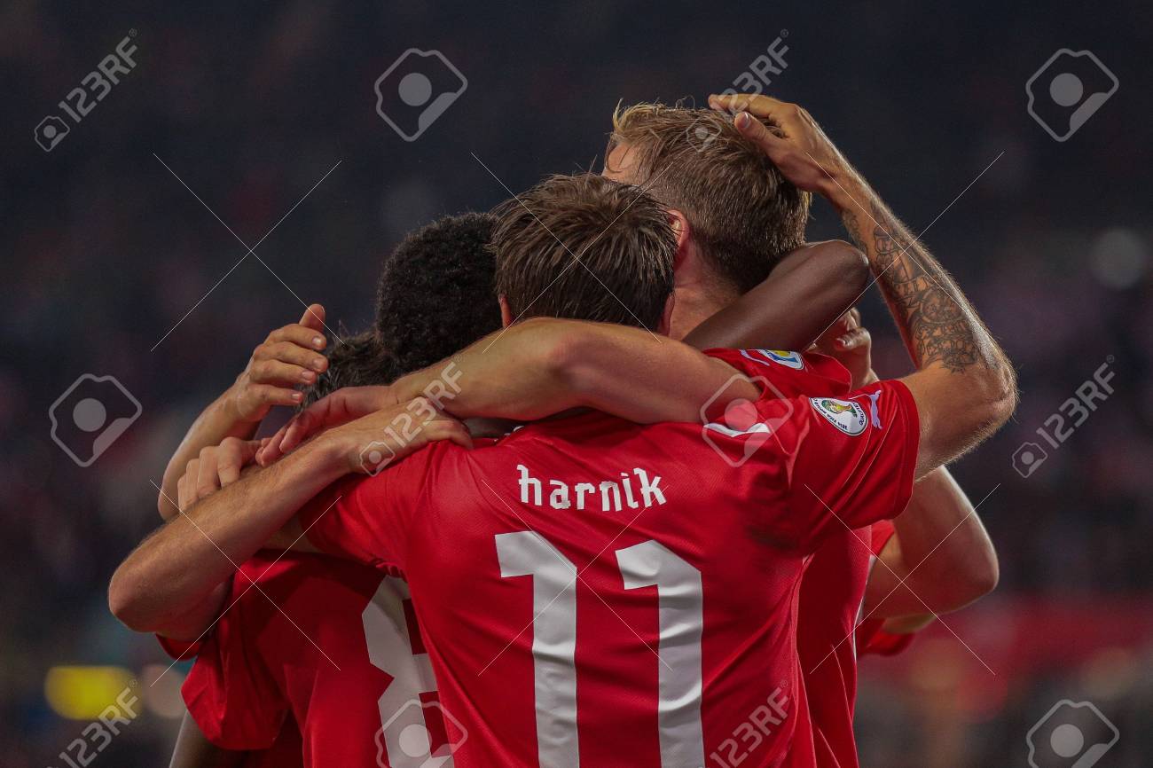 ウィーン オーストリア 10 月 16 日マルクヤンコ 21 オーストリア とマーティン Harnik 11 オーストリア オーストリアのウィーンで 12 年 10 月 16 日で Wc 予選サッカーの試合中にゴールの後を祝うため の写真素材 画像素材 Image ウィーン オーストリア 10 月 16 日マルクヤンコ 21 オーストリア とマーティン Harnik 11 オーストリア オーストリアのウィーンで 12 年 10 月 16 日で Wc 予選サッカーの試合中にゴールの後を祝うため の写真素材 画像素材 Image