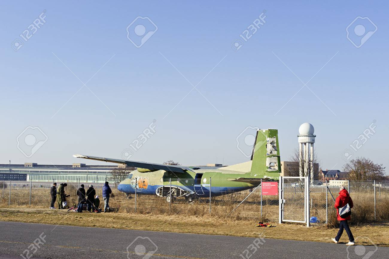 練習機 テンペルホフ パーク 旧テンペルホーフ空港 ベルリンの空港消防署 の写真素材 画像素材 Image 練習機 テンペルホフ パーク 旧テンペルホーフ空港 ベルリンの空港消防署 の写真素材 画像素材 Image