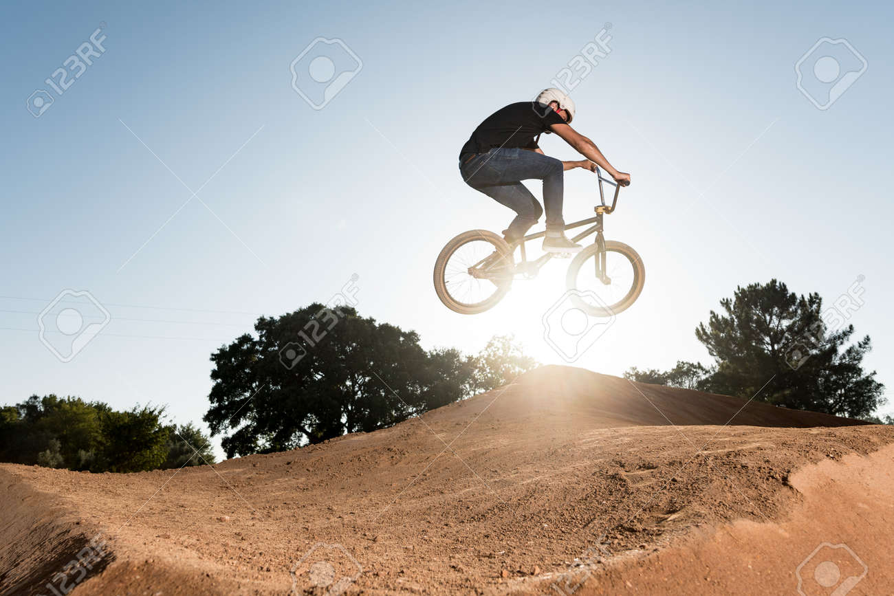 Bmx ダート トラックのテーブル トップ の写真素材 画像素材 Image