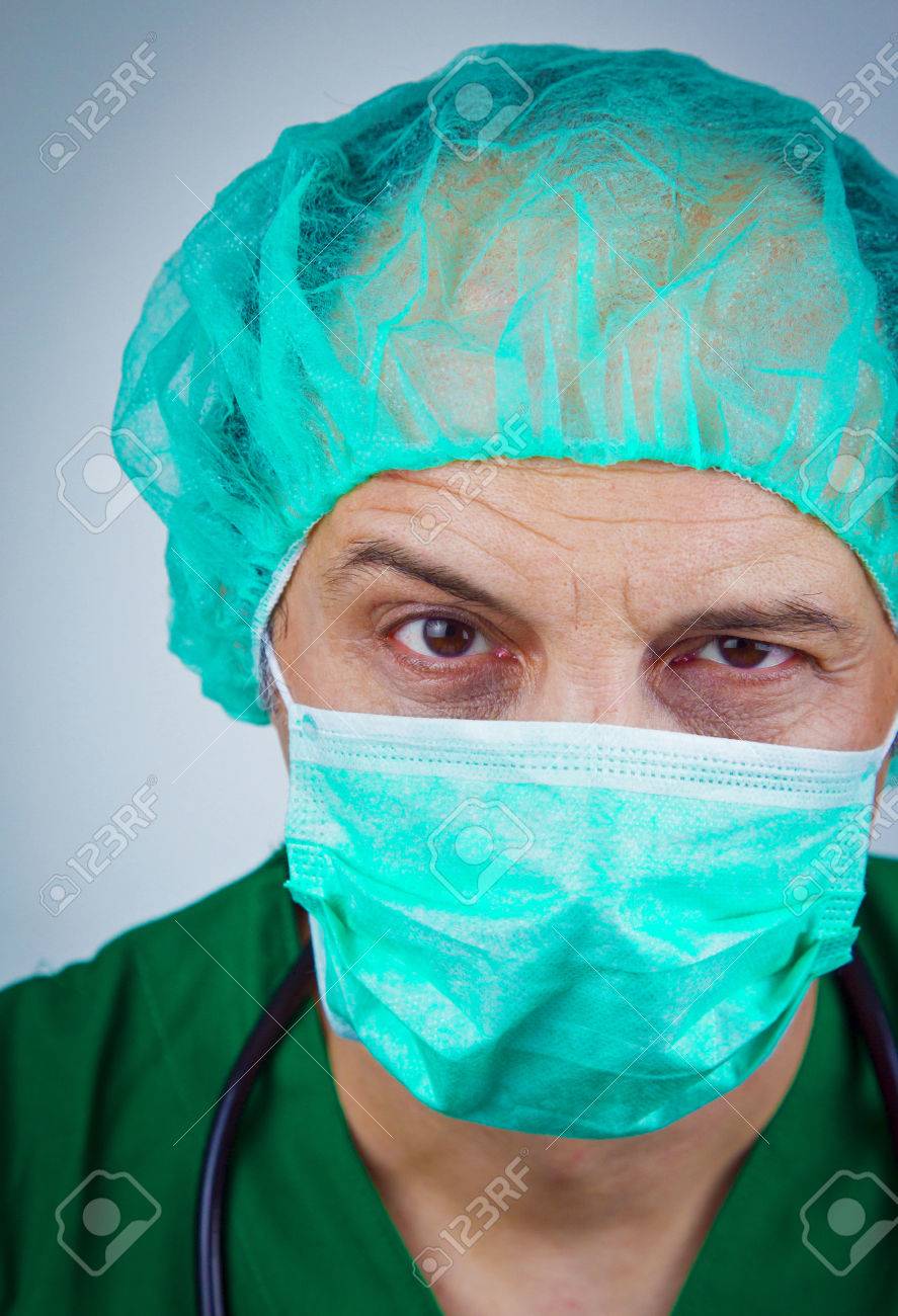 como poner mascarilla quirurgica