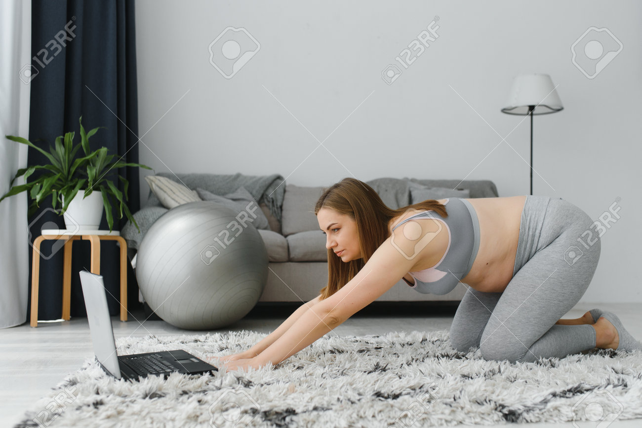 123rf Tenue Yoga Femme Enceinte Shop Vetement Propre Femme Outlet