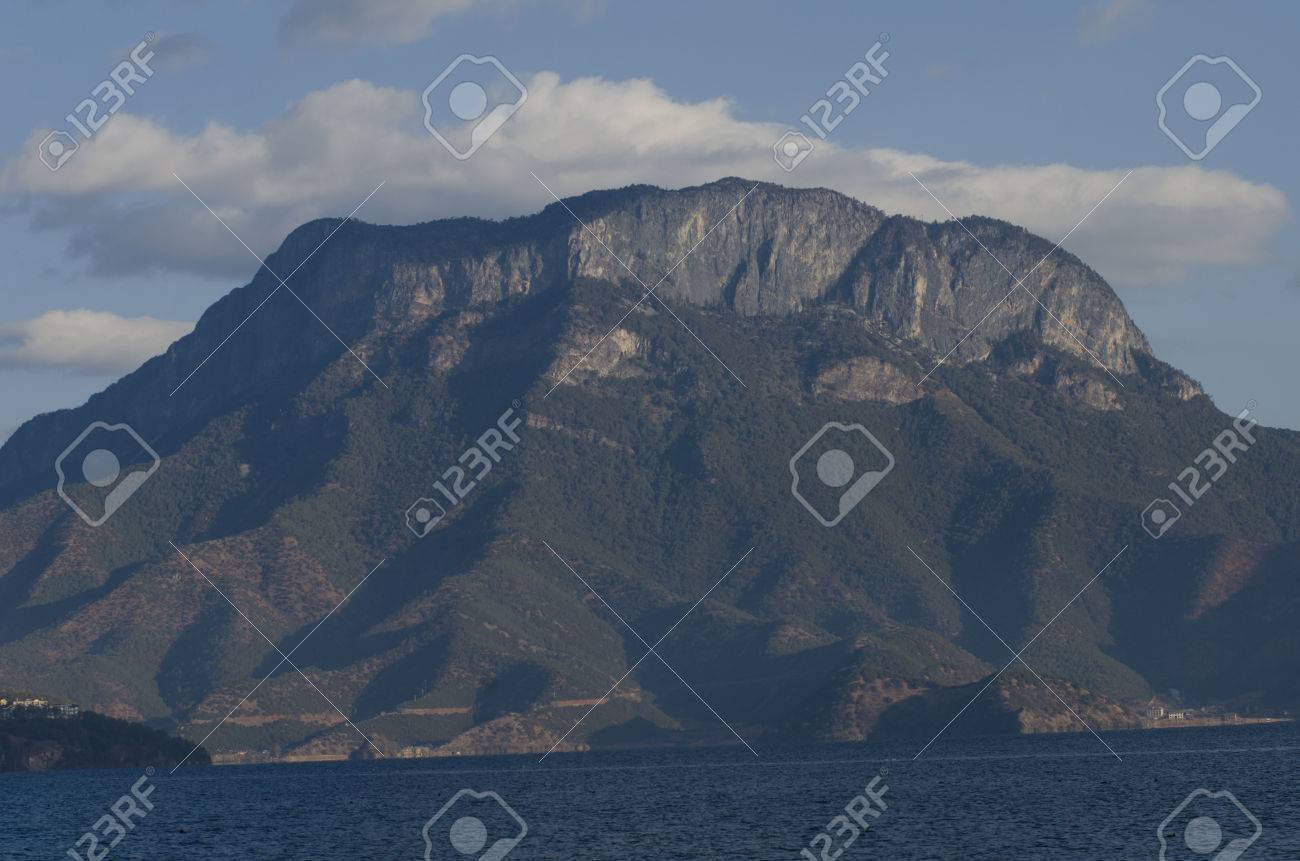 Gemu Diosa Montana Fotos Retratos Imagenes Y Fotografia De Archivo Libres De Derecho Image