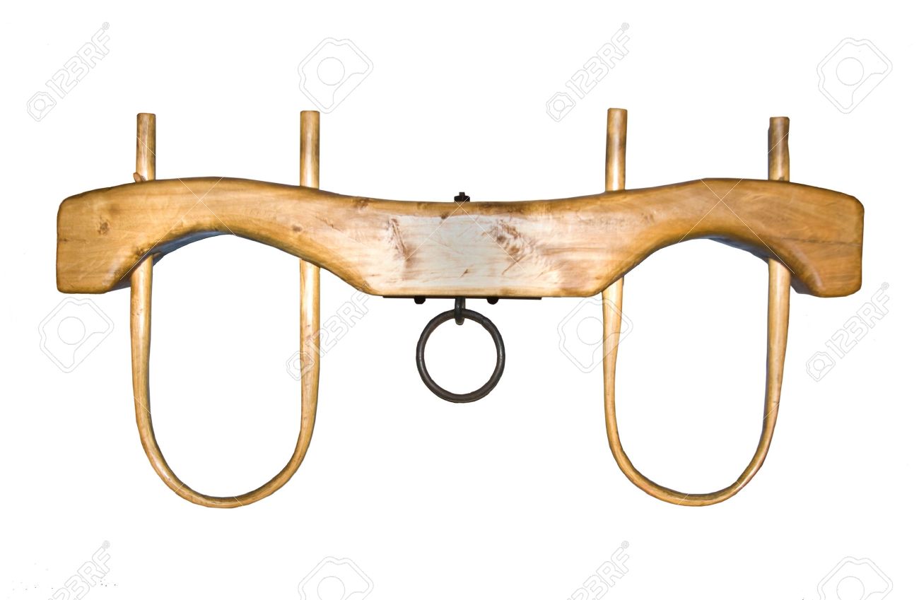 a yoke worn by ox teams to pull the covered wagons of the pioneers - 7094090 a yoke worn by ox teams to pull the covered wagons of the pioneers - 7094090