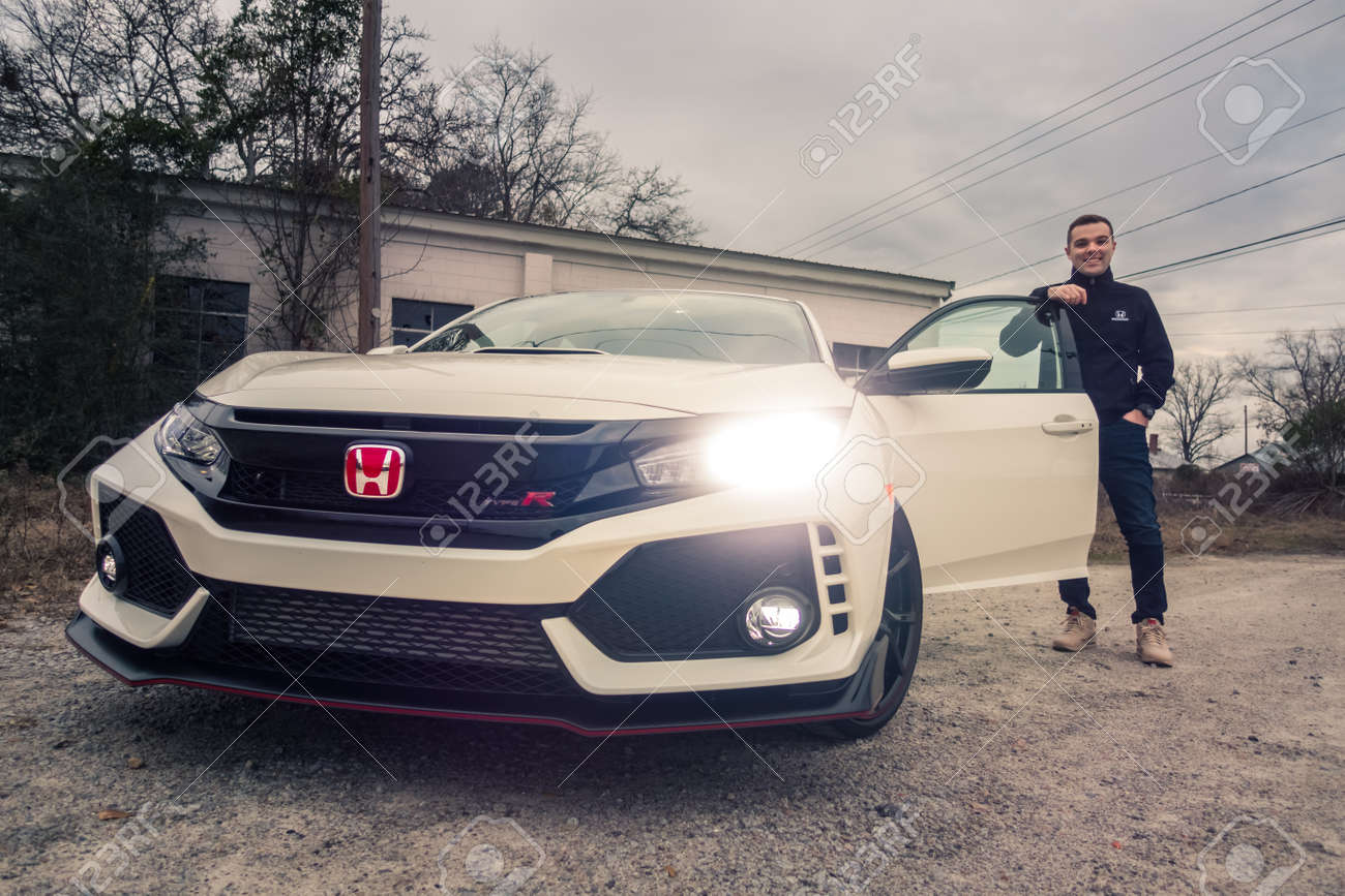 Owners Honda Com >> Honda Civic Type R Outside In Use Owner Editorial December 2018 Owners Honda Com >> Honda Civic Type R Outside In Use Owner Editorial December 2018