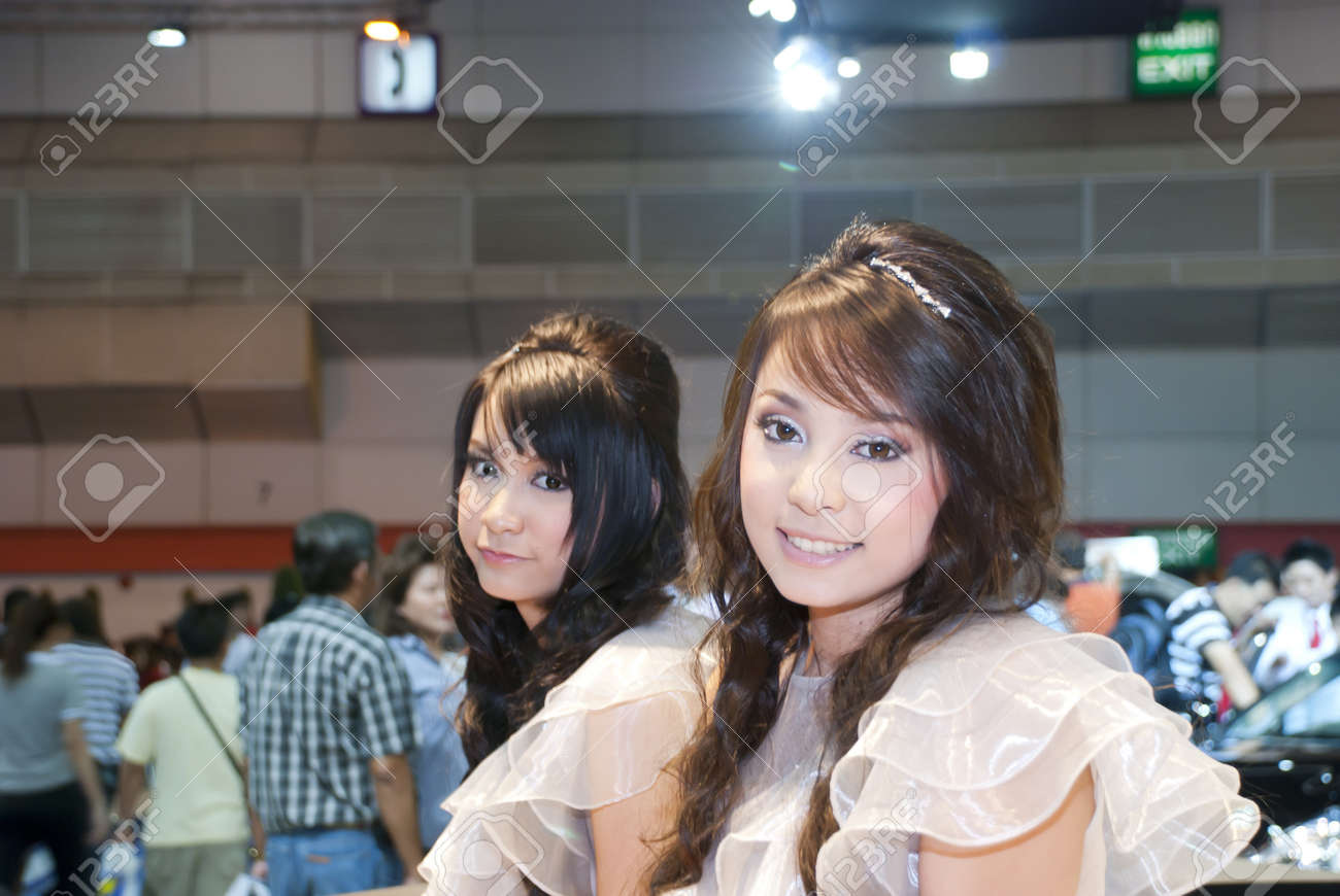 バンコク タイの 3 月 29 日 かわいい女の子のタイ国際モーター博覧会 09 09 年 3 月 29 日にタイのバンコクでのブース の写真素材 画像素材 Image